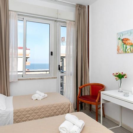 Hotel La Perla リミニ エクステリア 写真