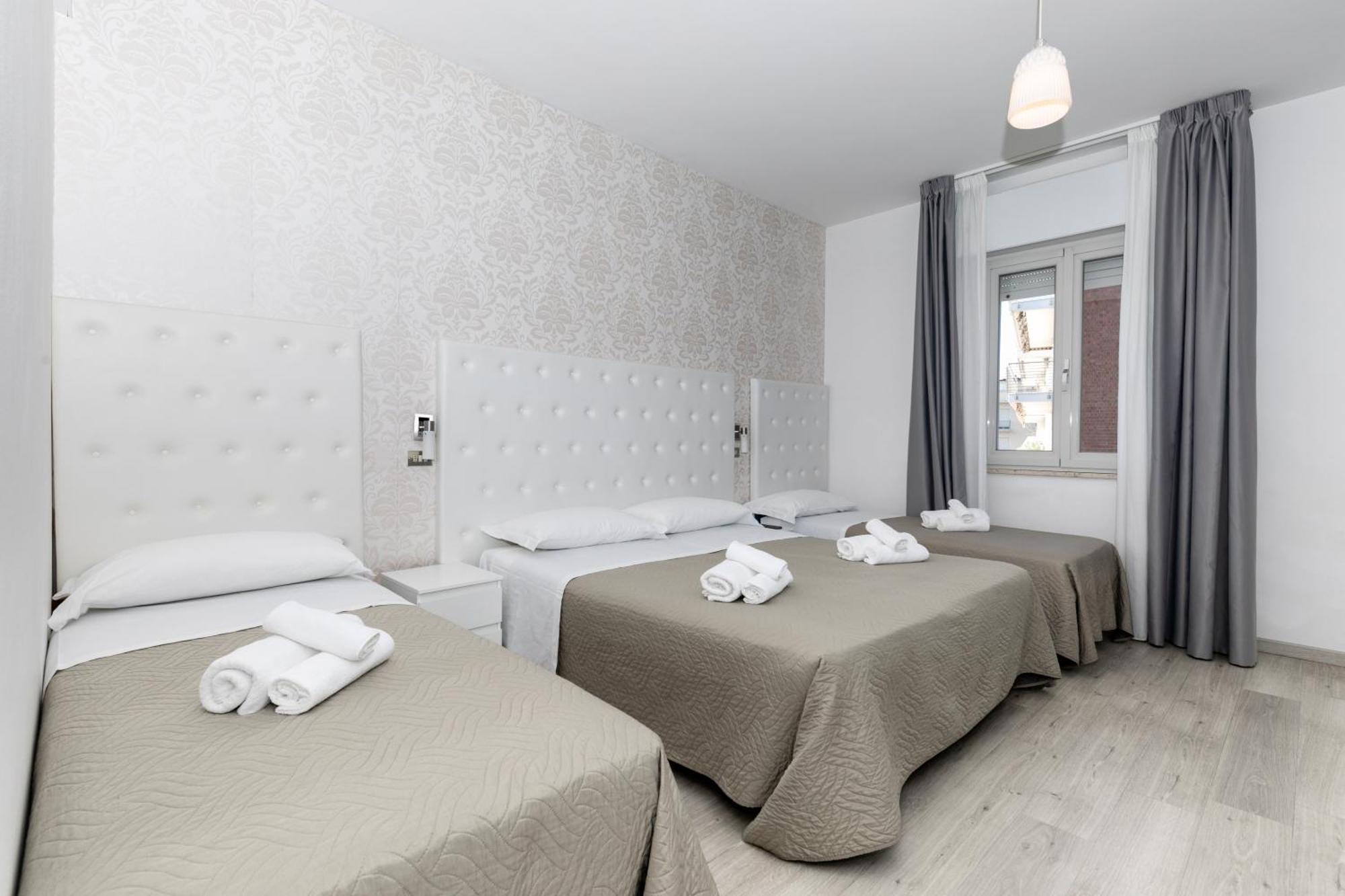 Hotel La Perla リミニ エクステリア 写真