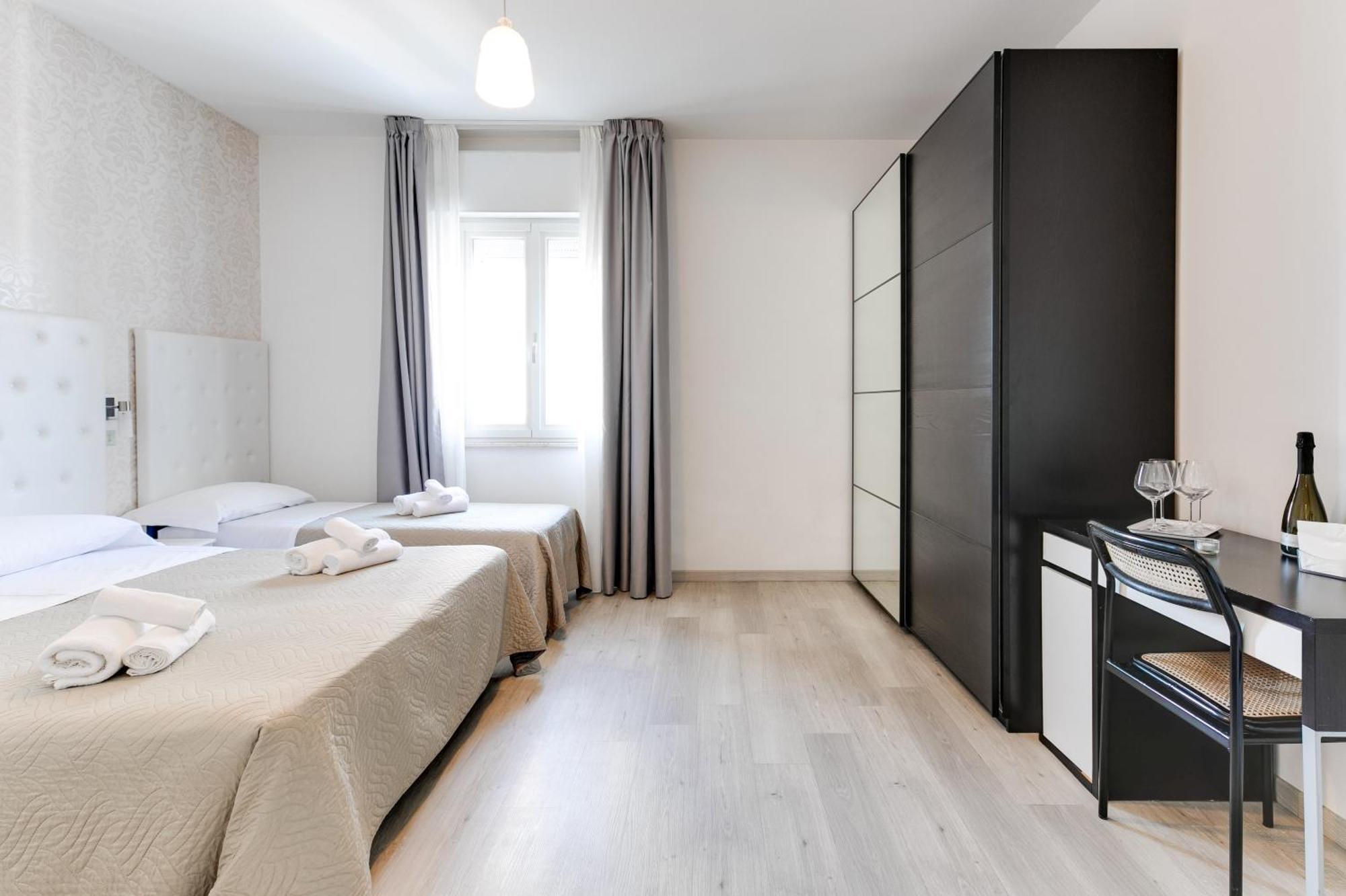 Hotel La Perla リミニ エクステリア 写真