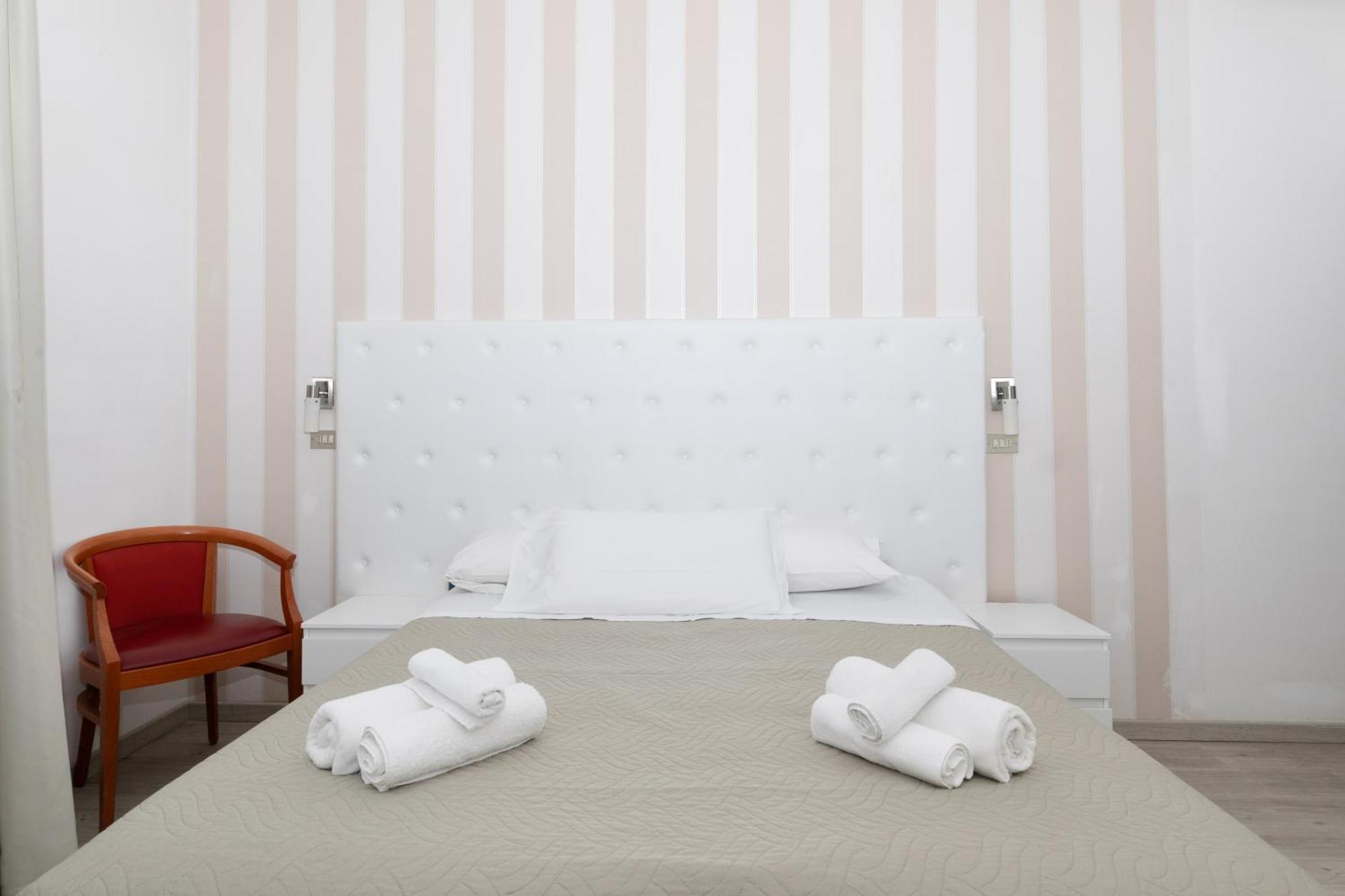 Hotel La Perla リミニ エクステリア 写真