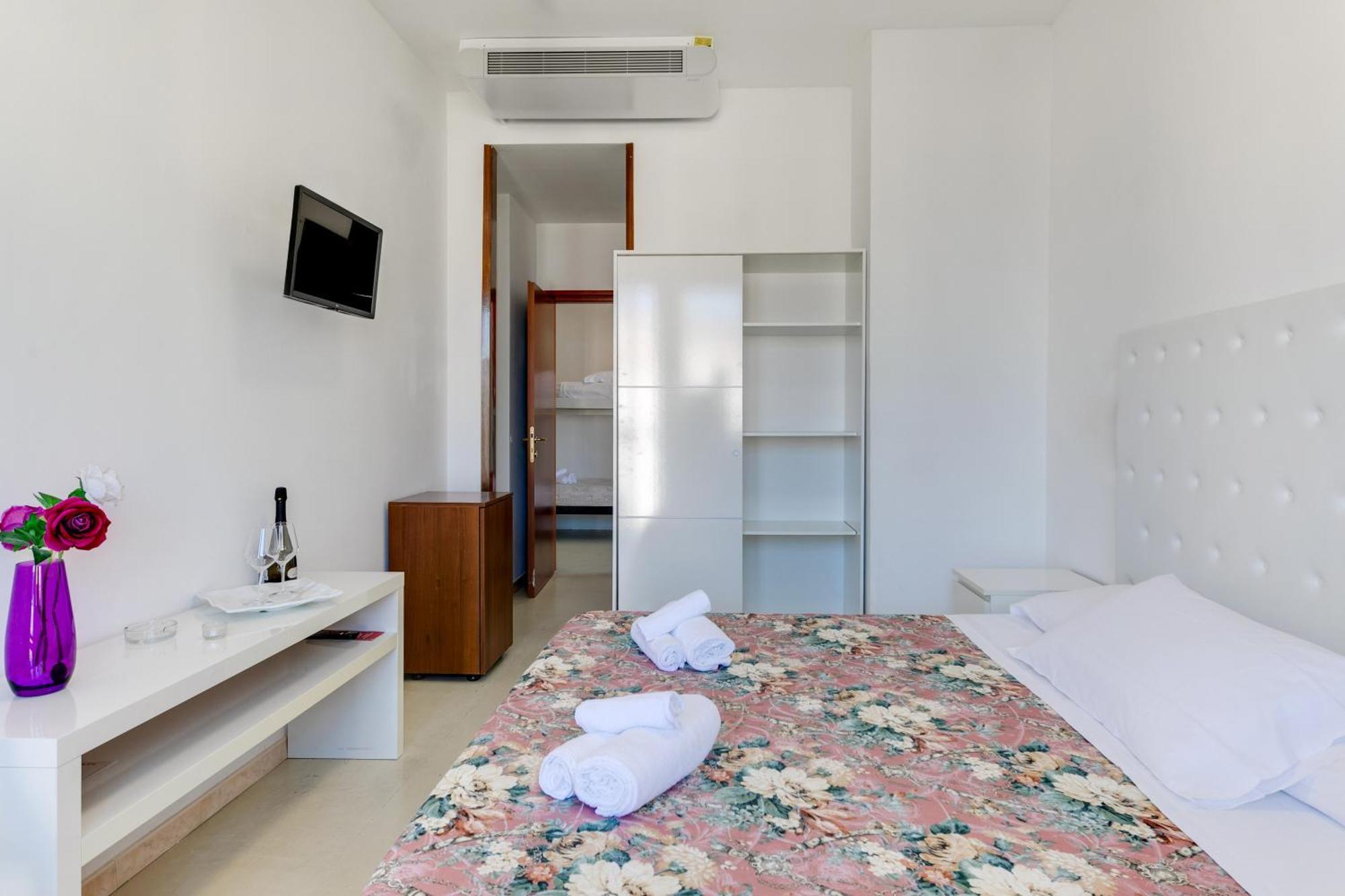 Hotel La Perla リミニ エクステリア 写真